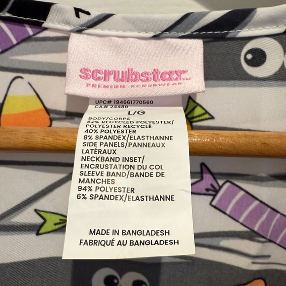 Scrubstar That's A Wrap Women's V-Neck Print Scrub Top - Black and White Large - Picture 2 of 6